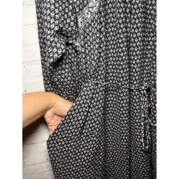 Old Navy Black White Boho Long Sleeve V Neck Smocked Waist Dress Plus Size‎ XXL - Picture 3 of 9